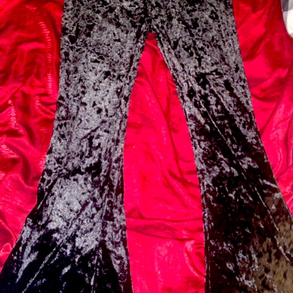 Soft vintage look with velvet an polyester